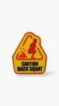 parche bordado caution back squat para mochilas de cross training.